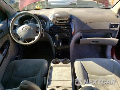 Zdjęcie 8 z 13 samochodu: 2004 TOYOTA SIENNA LE 7 PASSENGER VIN:5TDZA23C64S183445 - miniatura
