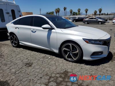 Czwarte zdjęcie samochodu z boku: 2019 HONDA ACCORD SPORT VIN:1HGCV1F34KA152769 - miniatura