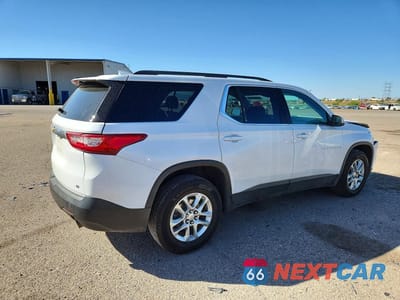 Trzecie zdjęcie samochodu z tyłu: 2021 CHEVROLET TRAVERSE LT VIN:1GNERHKW5MJ179672 - miniatura