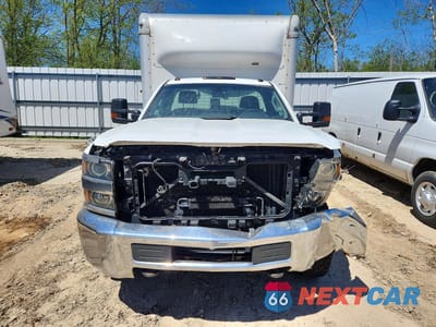 Piąte zdjęcie samochodu w środku: 2018 CHEVROLET SILVERADO K3500 VIN:1GB3KYCG2JF115653 - miniatura