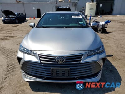 Piąte zdjęcie samochodu w środku: 2020 TOYOTA AVALON XLE VIN:4T1AZ1FB5LU044450 - miniatura