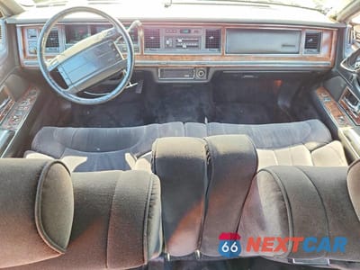 Zdjęcie 8 z 12 samochodu: 1990 LINCOLN TOWN CAR SIGNATURE VIN:1LNCM82F6LY792061 - miniatura