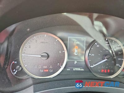 Zdjęcie 9 z 12 samochodu: 2019 LEXUS IS 300 BASE VIN:JTHC81D20K5033995 - miniatura