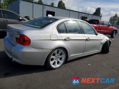 Trzecie zdjęcie samochodu z tyłu: 2008 BMW 335 I VIN:WBAVB735X8KY64549 - miniatura