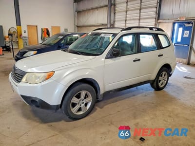 2010 SUBARU FORESTER XS JF2SH6BC2AH766084 - główne zdjęcie licytacji z USA - miniatura