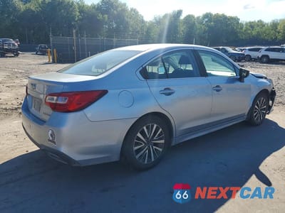 Trzecie zdjęcie samochodu z tyłu: 2018 SUBARU LEGACY 2.5I VIN:4S3BNAB6XJ3039230 - miniatura