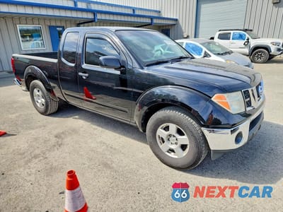 Czwarte zdjęcie samochodu z boku: 2008 NISSAN FRONTIER SE V6 VIN:1N6AD06UX8C426207 - miniatura
