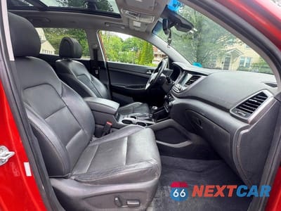 Piąte zdjęcie samochodu w środku: 2016 HYUNDAI TUCSON LIMITED VIN:KM8J3CA26GU094705 - miniatura