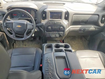 Zdjęcie 8 z 12 samochodu: 2021 CHEVROLET SILVERADO K1500 VIN:1GCUYAEF1MZ248708 - miniatura