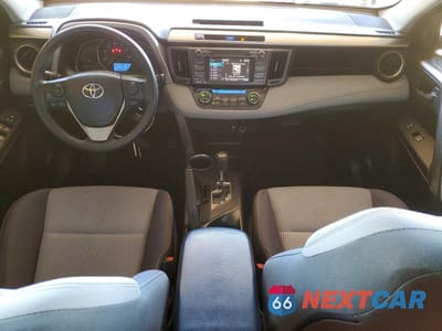 Zdjęcie 8 z 12 samochodu: 2015 TOYOTA RAV4 XLE VIN:JTMWFREV1FJ052712 - miniatura