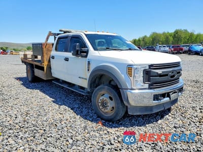 Czwarte zdjęcie samochodu z boku: 2019 FORD F350 SUPE VIN:1FD0W4HT3KEF69334 - miniatura