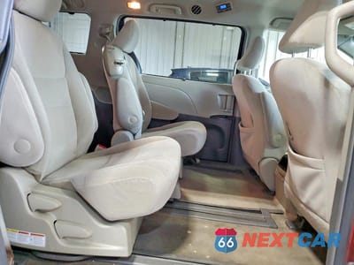 Zdjęcie 11 z 13 samochodu: 2015 TOYOTA SIENNA LE VIN:5TDKK3DC2FS689053 - miniatura