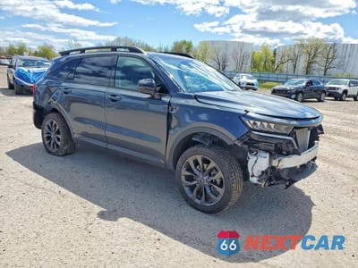 Czwarte zdjęcie samochodu z boku: 2023 KIA SORENTO EX VIN:5XYRHDLF3PG190016 - miniatura