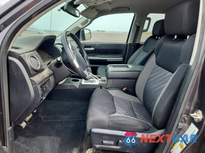 Zdjęcie 7 z 12 samochodu: 2018 TOYOTA TUNDRA SR5 VIN:5TFUW5F15JX743355 - miniatura