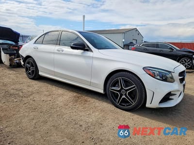 Czwarte zdjęcie samochodu z boku: 2019 MERCEDES-BENZ C 300 4MATIC VIN:55SWF8EB1KU287465 - miniatura