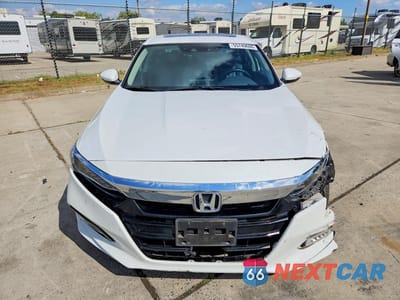 Piąte zdjęcie samochodu w środku: 2019 HONDA ACCORD TOURING HYBRID VIN:1HGCV3F97KA019102 - miniatura