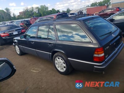 Drugie zdjęcie samochodu z przodu: 1994 MERCEDES-BENZ E 320 VIN:WDBEA92E4RF285312 - miniatura