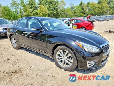 Czwarte zdjęcie samochodu z boku: 2019 INFINITI Q70 3.7 LUXE VIN:JN1BY1AR0KM585326 - miniatura