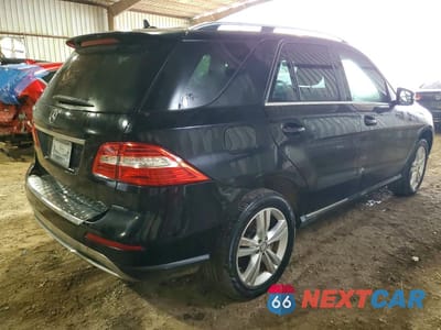 Trzecie zdjęcie samochodu z tyłu: 2015 MERCEDES-BENZ ML 350 VIN:4JGDA5JB6FA485299 - miniatura