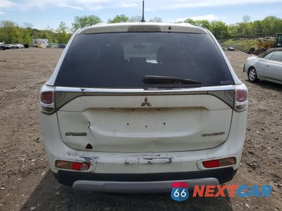 Zdjęcie 6 z 13 samochodu: 2015 MITSUBISHI OUTLANDER SE VIN:JA4AZ3A3XFZ000901 - miniatura