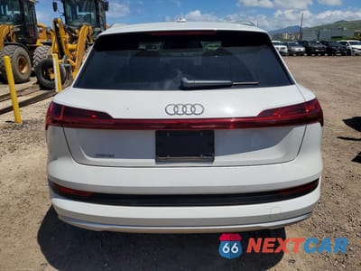 Zdjęcie 6 z 13 samochodu: 2019 AUDI E-TRON PRESTIGE VIN:WA1VAAGE2KB022741 - miniatura