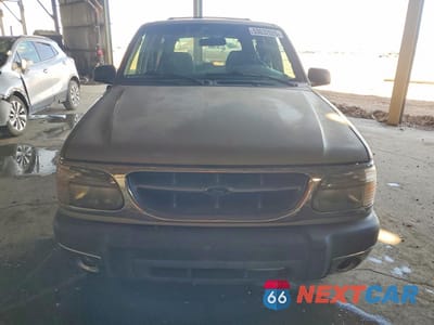 Piąte zdjęcie samochodu w środku: 2000 FORD EXPLORER XLT VIN:1FMZU63X7YZB78627 - miniatura