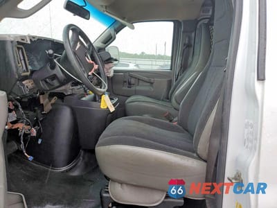 Zdjęcie 7 z 13 samochodu: 2021 GMC SAVANA 2500 CARGO DELIVERY VAN VIN:1GTW7AF73M1260988 - miniatura
