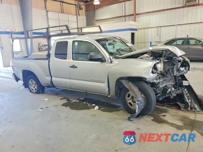 Czwarte zdjęcie samochodu z boku: 2011 TOYOTA TACOMA ACCESS CAB VIN:5TFTX4CNXBX008642 - miniatura