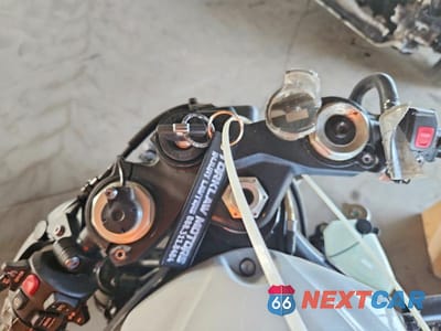 Zdjęcie 7 z 10 samochodu: 2024 BMW S 1000 RR VIN:WB10E6304R6J55352 - miniatura