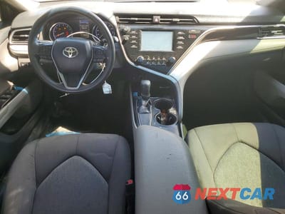 Zdjęcie 8 z 12 samochodu: 2018 TOYOTA CAMRY L VIN:4T1B11HK8JU561702 - miniatura