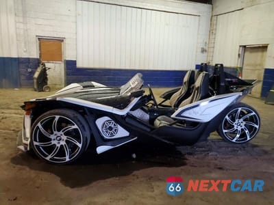 Trzecie zdjęcie samochodu z tyłu: 2019 POLARIS SLINGSHOT SLR VIN:57XAARFA0K8130488 - miniatura