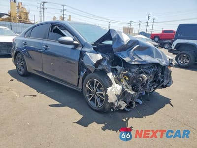 Czwarte zdjęcie samochodu z boku: 2023 KIA FORTE LXS VIN:3KPF24AD1PE601562 - miniatura
