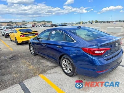 Trzecie zdjęcie samochodu z tyłu: 2017 HYUNDAI SONATA SE VIN:5NPE24AFXHH573044 - miniatura