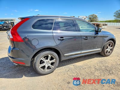 Trzecie zdjęcie samochodu z tyłu: 2015 VOLVO XC60 T6 PREMIER VIN:YV4902RK9F2716560 - miniatura