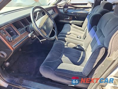 Zdjęcie 7 z 12 samochodu: 1990 LINCOLN TOWN CAR SIGNATURE VIN:1LNCM82F6LY792061 - miniatura