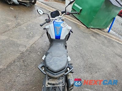 Zdjęcie 6 z 9 samochodu: 2023 BMW F 900 R VIN:WB10K1306P6H67404 - miniatura