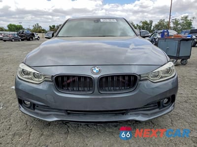 Piąte zdjęcie samochodu w środku: 2018 BMW 320 I VIN:WBA8E1G59JNU92847 - miniatura