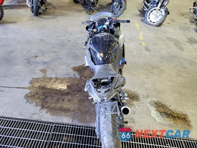 Zdjęcie 6 z 9 samochodu: 2025 KAWASAKI EX500 VIN:ML5EXGG13SDA46911 - miniatura