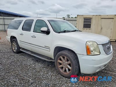 Czwarte zdjęcie samochodu z boku: 2010 GMC YUKON XL DENALI VIN:1GKUCMEF9AR189584 - miniatura