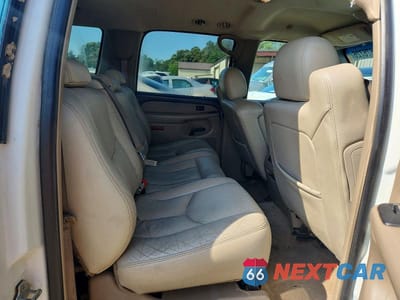 Zdjęcie 11 z 13 samochodu: 2004 CHEVROLET SUBURBAN C1500 VIN:1GNEC16T64J199373 - miniatura