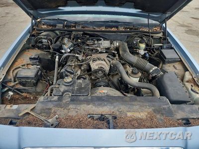 Zdjęcie 11 z 12 samochodu: 2001 MERCURY GRAND MARQUIS LS VIN:2MEFM75W61X609471 - miniatura