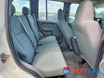 Zdjęcie 11 z 14 samochodu: 2005 JEEP LIBERTY SPORT VIN:1J4GK48K05W648362 - miniatura