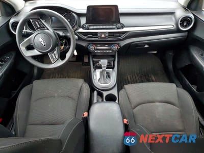 Zdjęcie 8 z 12 samochodu: 2019 KIA FORTE LXS VIN:3KPF24AD5KE077390 - miniatura