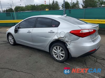Drugie zdjęcie samochodu z przodu: 2014 KIA FORTE LX VIN:KNAFX4A60E5105242 - miniatura