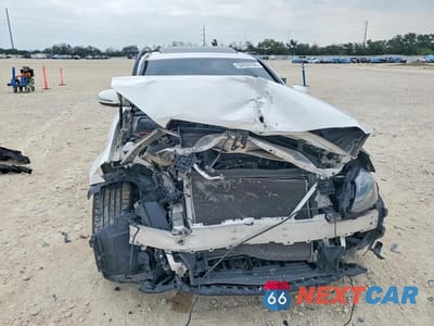 Piąte zdjęcie samochodu w środku: 2018 MERCEDES-BENZ C 300 4MATIC VIN:55SWF4KB0JU248197 - miniatura