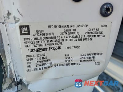 Zdjęcie 12 z 12 samochodu: 2001 CHEVROLET SILVERADO K2500 HEAVY DUTY VIN:1GCHK29U81E325546 - miniatura