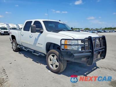 Czwarte zdjęcie samochodu z boku: 2014 CHEVROLET SILVERADO K2500 HEAVY DUTY LTZ VIN:1GC1KYE83EF182390 - miniatura