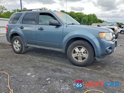 Czwarte zdjęcie samochodu z boku: 2011 FORD ESCAPE XLT VIN:1FMCU9DG3BKA30903 - miniatura