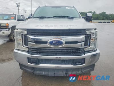 Piąte zdjęcie samochodu w środku: 2018 FORD F250 4WD 6.7L V8 TDSL XLT CREW CAB VIN:1FT7W2BT0JEB97305 - miniatura