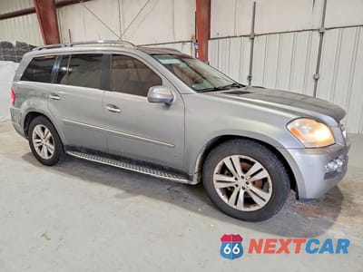 Czwarte zdjęcie samochodu z boku: 2010 MERCEDES-BENZ GL 450 4MATIC VIN:4JGBF7BE0AA576199 - miniatura